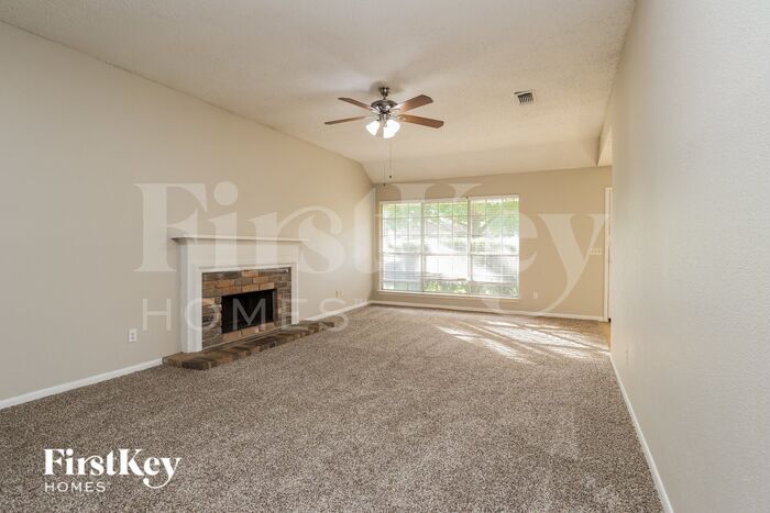 Building Photo - 22626 Guardsman Ln