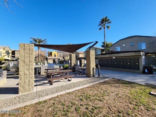Building Photo - 2150 W Alameda Rd