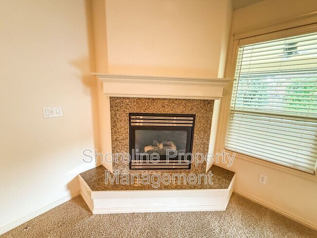 Building Photo - 2328 E Satterfield St