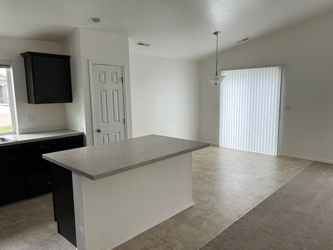 Building Photo - 11416 W Colorado River St