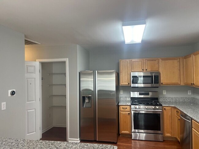 Building Photo - 8 Grosbeak Ln