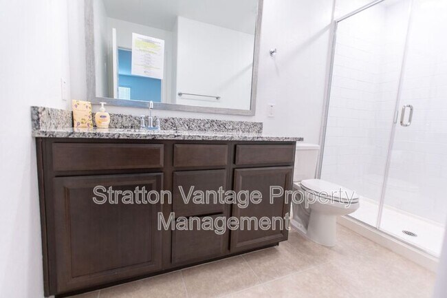 Building Photo - 305 Pinnacle Ridge Dr