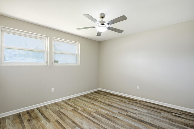 Building Photo - 12433 Deerfield Rd
