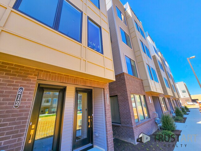 Building Photo - 3 bed/2bath condo house in Fishtown
