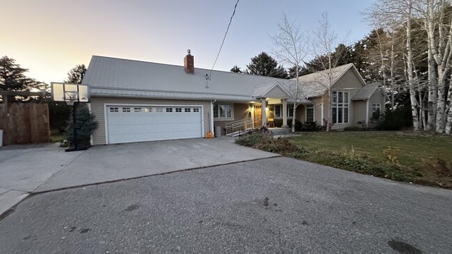 Primary Photo - 546 Alaska Frontage Rd