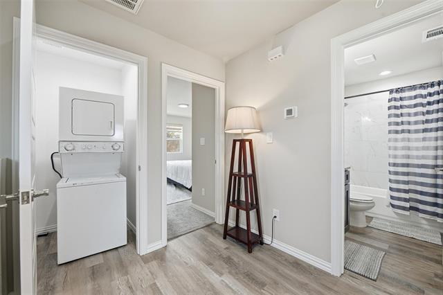 Building Photo - 933 River Rd