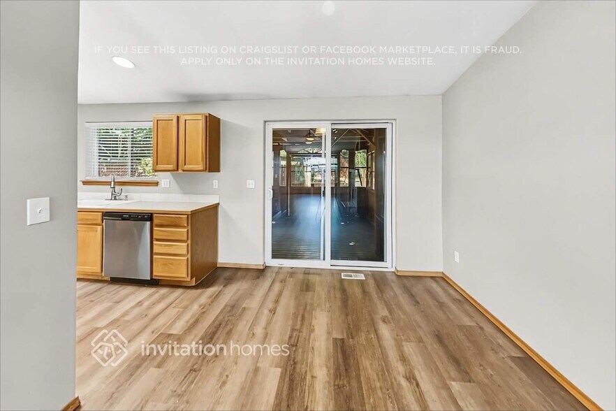 Building Photo - 17617 Upland Dr