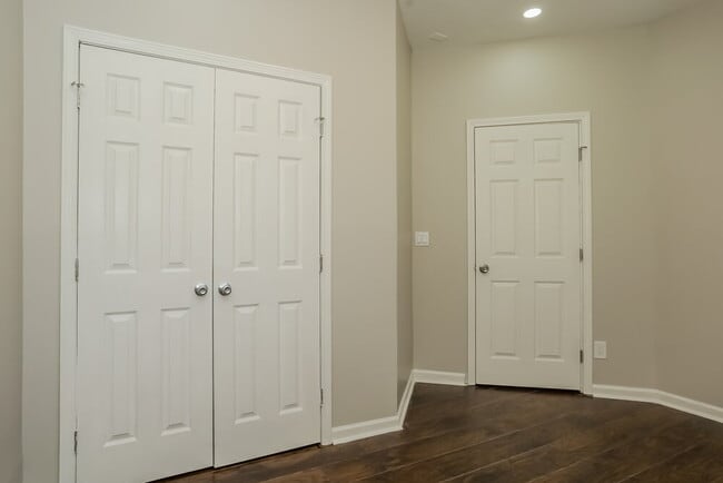 Building Photo - 4581 Doral Dr SW