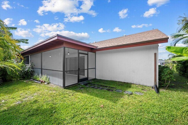 Building Photo - 11888 Suellen Cir