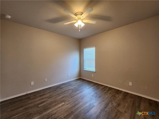 Building Photo - 621 Jennifer Cv