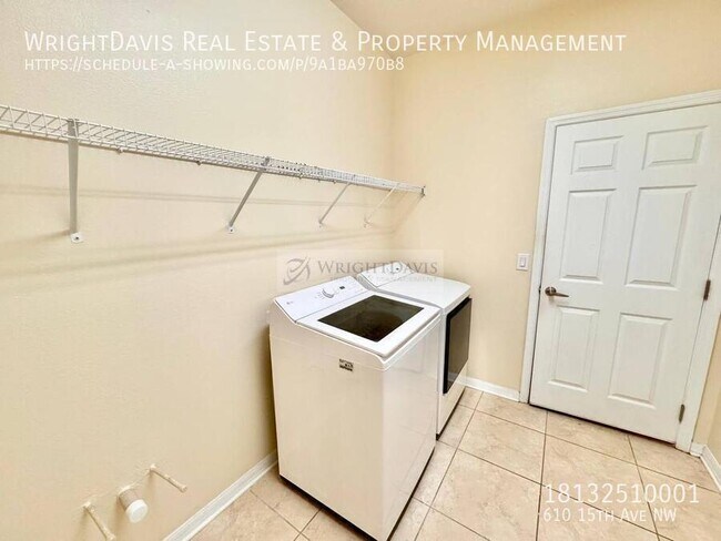 Building Photo - 610 15th Ave NW