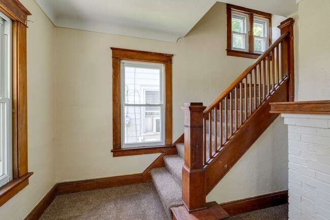 Building Photo - Cute 3 Bedroom 1 Bath House Located in Wes...