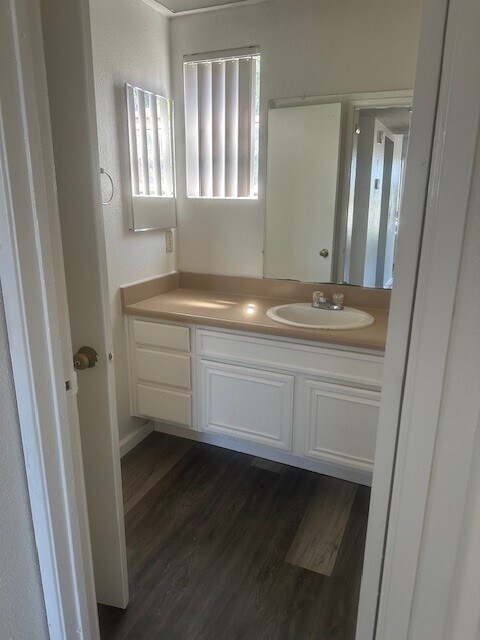 Building Photo - 713 Alturas Ln