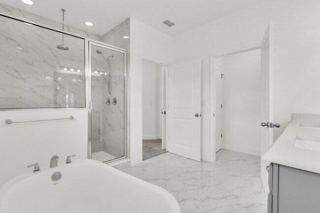 Building Photo - 5404 Golden Apple Dr