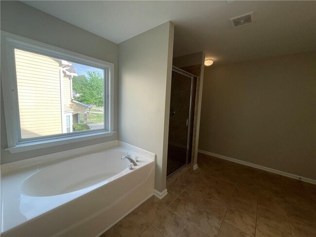 Building Photo - 807 Slope Creek Way