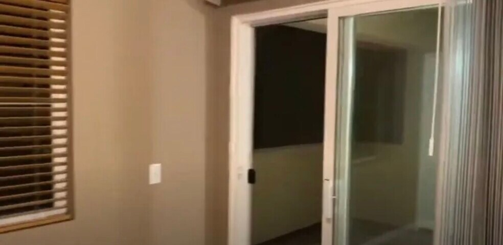 Building Photo - 26432 Arboretum Way