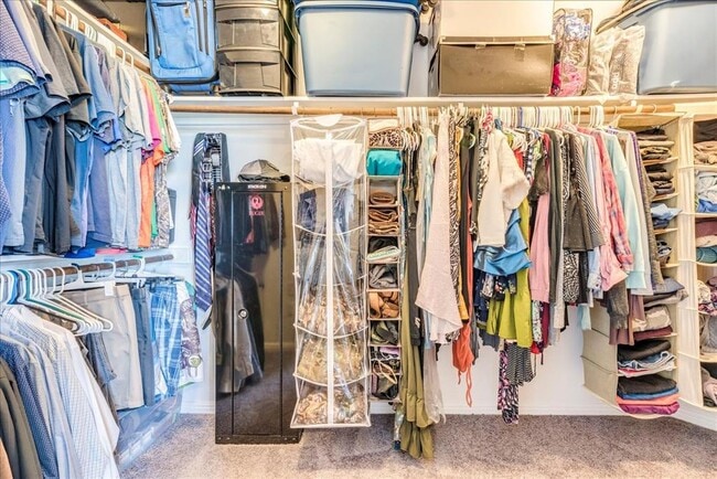 Building Photo - 190 Sandy Path