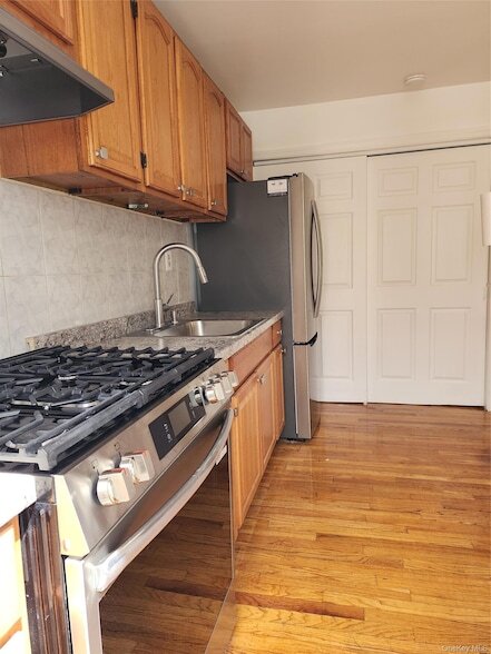 Building Photo - 401 Rhodes Ln