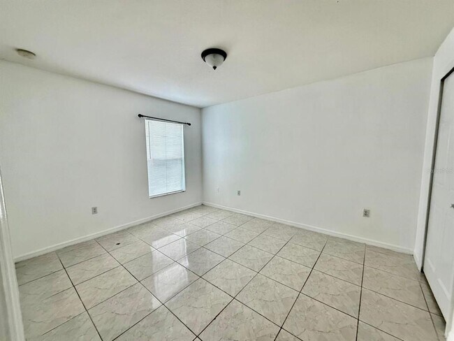 Building Photo - 3264 Deltona Blvd