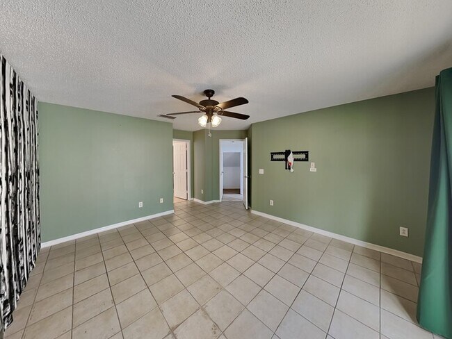 Building Photo - 10935 Rushwood Way