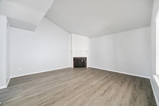 Building Photo - 4406 Stanford Ct
