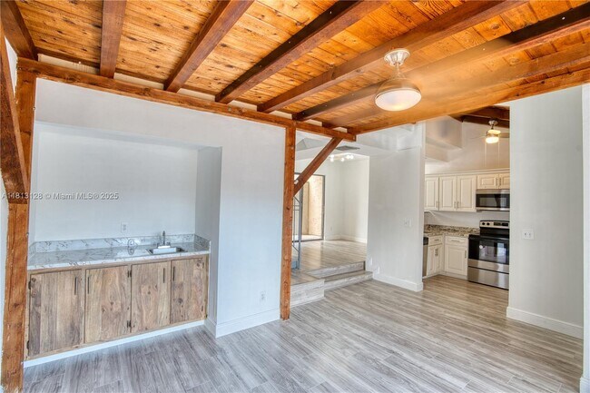 Building Photo - 8015 SW 21st Ct