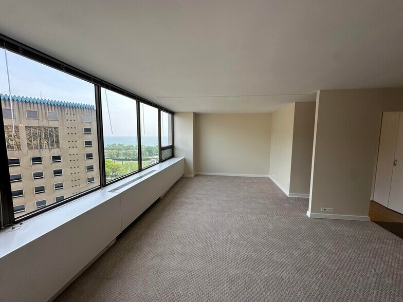 Building Photo - 2800 N Lake Shore Dr