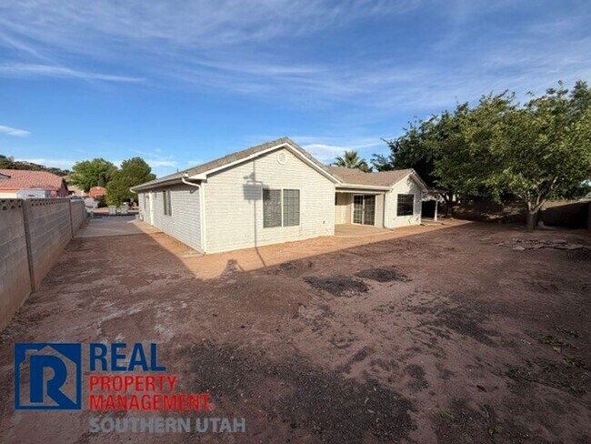 Building Photo - Single Family Home in River Ridge