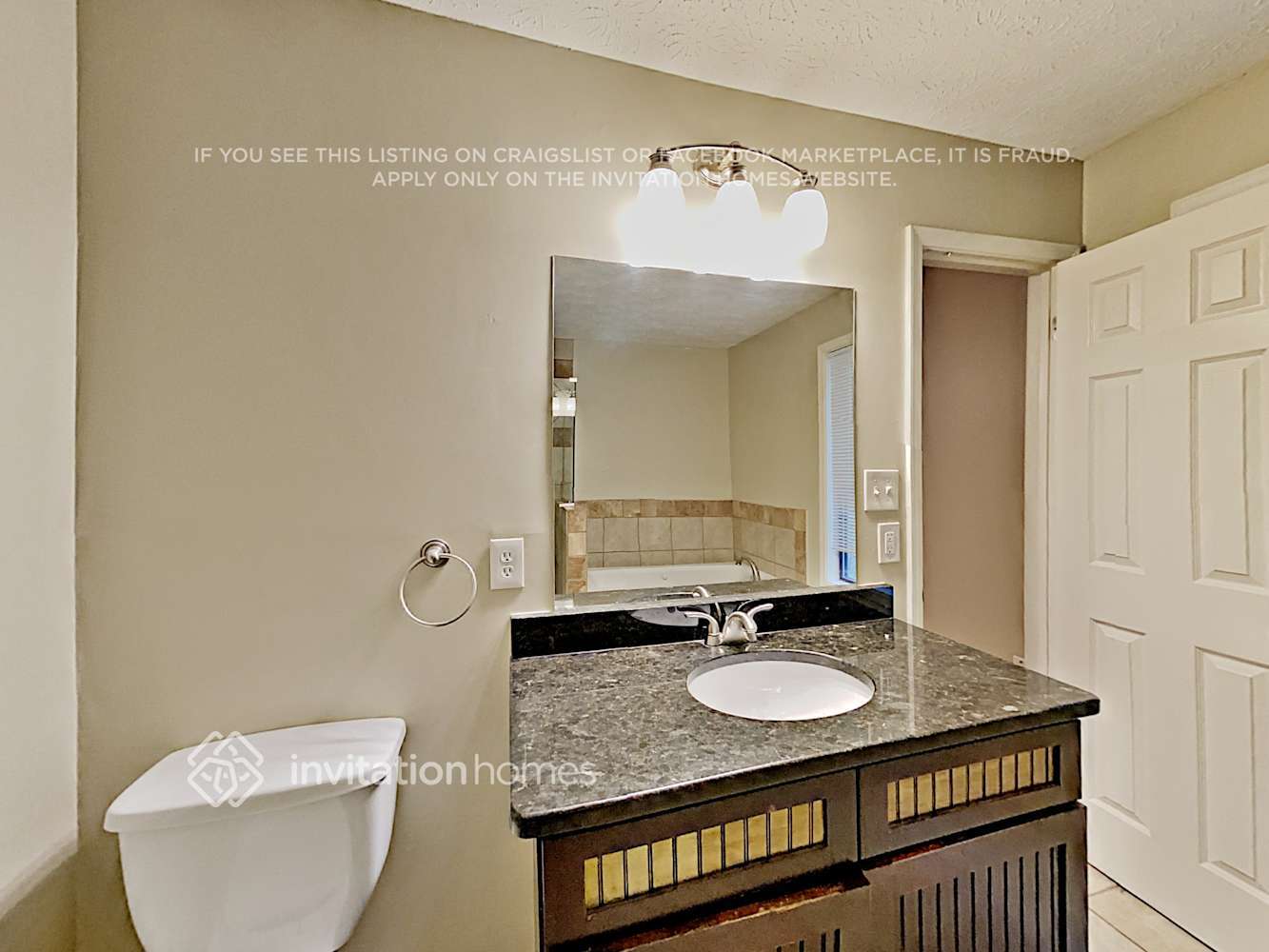 Building Photo - 2320 Tapanzee Ln