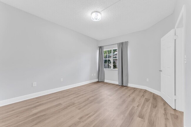 Building Photo - 2331 NW 96th Terrace