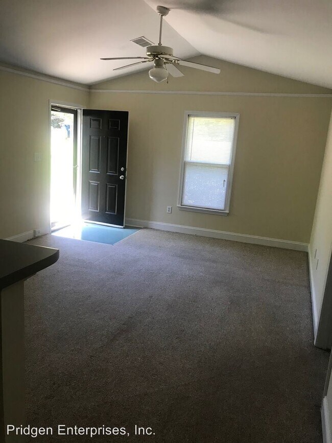 Building Photo - 120-122 Fair Oaks Dr