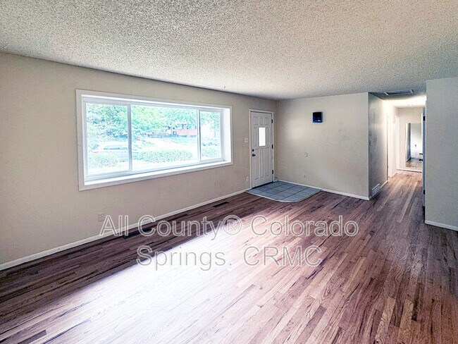 Building Photo - 2122 Meyers Ave