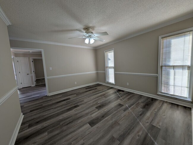 Building Photo - Gorgeous Brick 4 bedroom, 4 bathroom home located in the Farmwood community in Minthill!