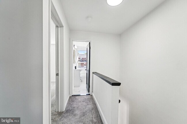 Building Photo - BEAUTIFUL 3 Bedroom 2 Bathroom Home