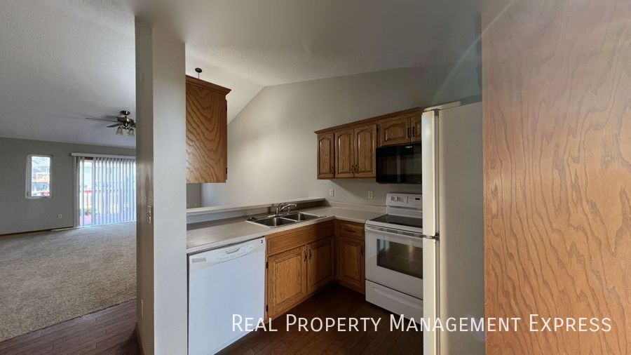 Building Photo - 1608 S Campbell Trail
