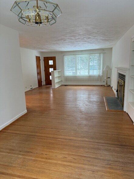 Living Room - 74 Clearview Dr