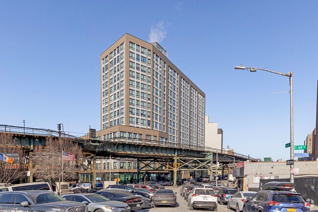 Building Photo - 1325 Jerome Ave
