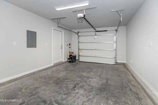 Building Photo - 14180 Sanctuary Trails Dr