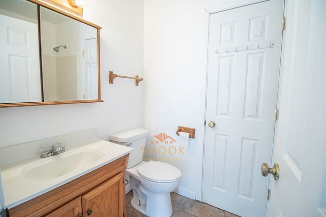 Building Photo - 3 BR HOME ON SOUTHSIDE