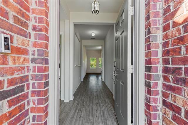 Building Photo - 1460 Acmite Ave