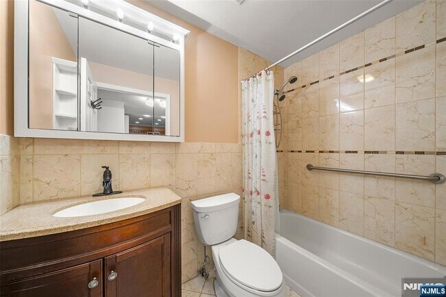 Building Photo - 303 Ellery Ct