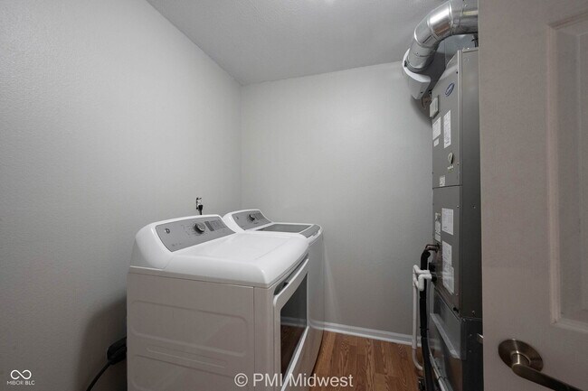 Building Photo - 7657 Scatter Woods Ln