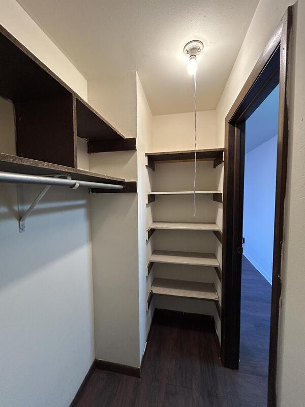 Building Photo - 134 E Johnson St