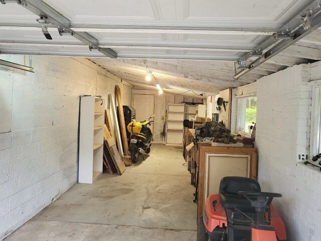 2 car garage - 14516 Birchwood Dr