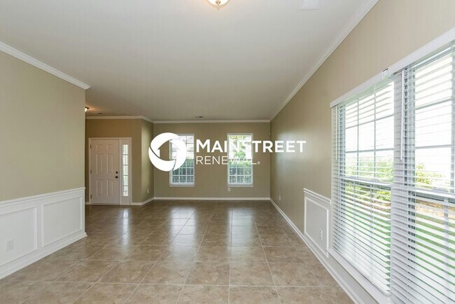Building Photo - 4 Bedroom Pet-Friendly Home in Charlotte, NC with Main Street Renewal