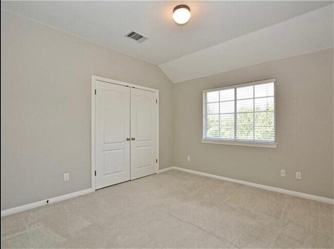 Building Photo - 15022 Galena Dr