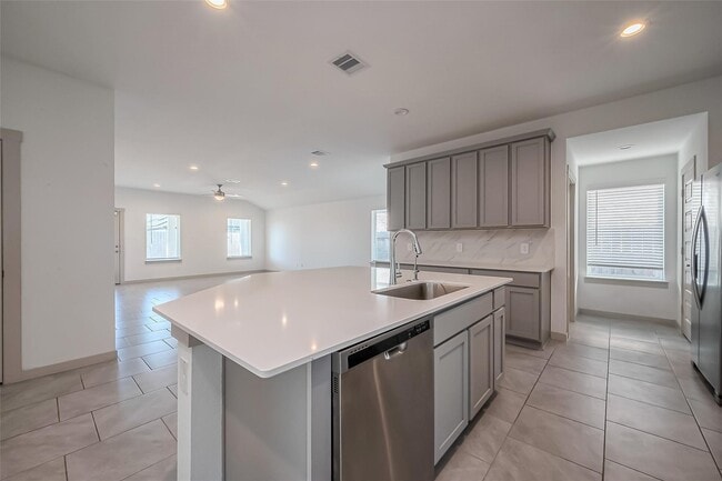 Building Photo - 29403 Pikes Peak Dr