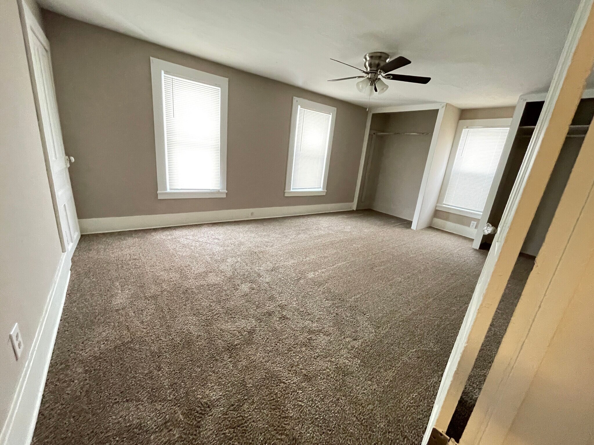 Building Photo - 16 Victory Ct