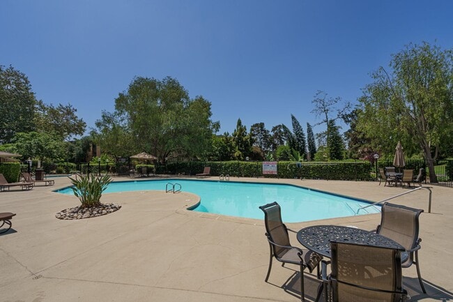 Building Photo - 1Bed/1Bath Single Story Condo in La Mesa w...