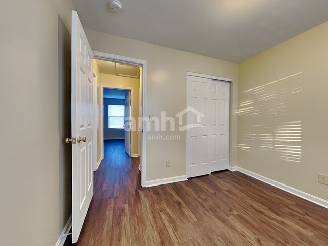 Building Photo - 8973 Julia Mdws